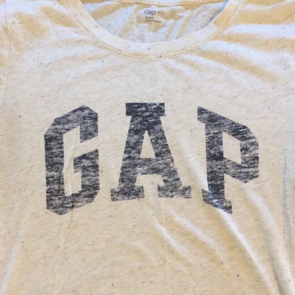 GAP Tee - Picture 2 of 3